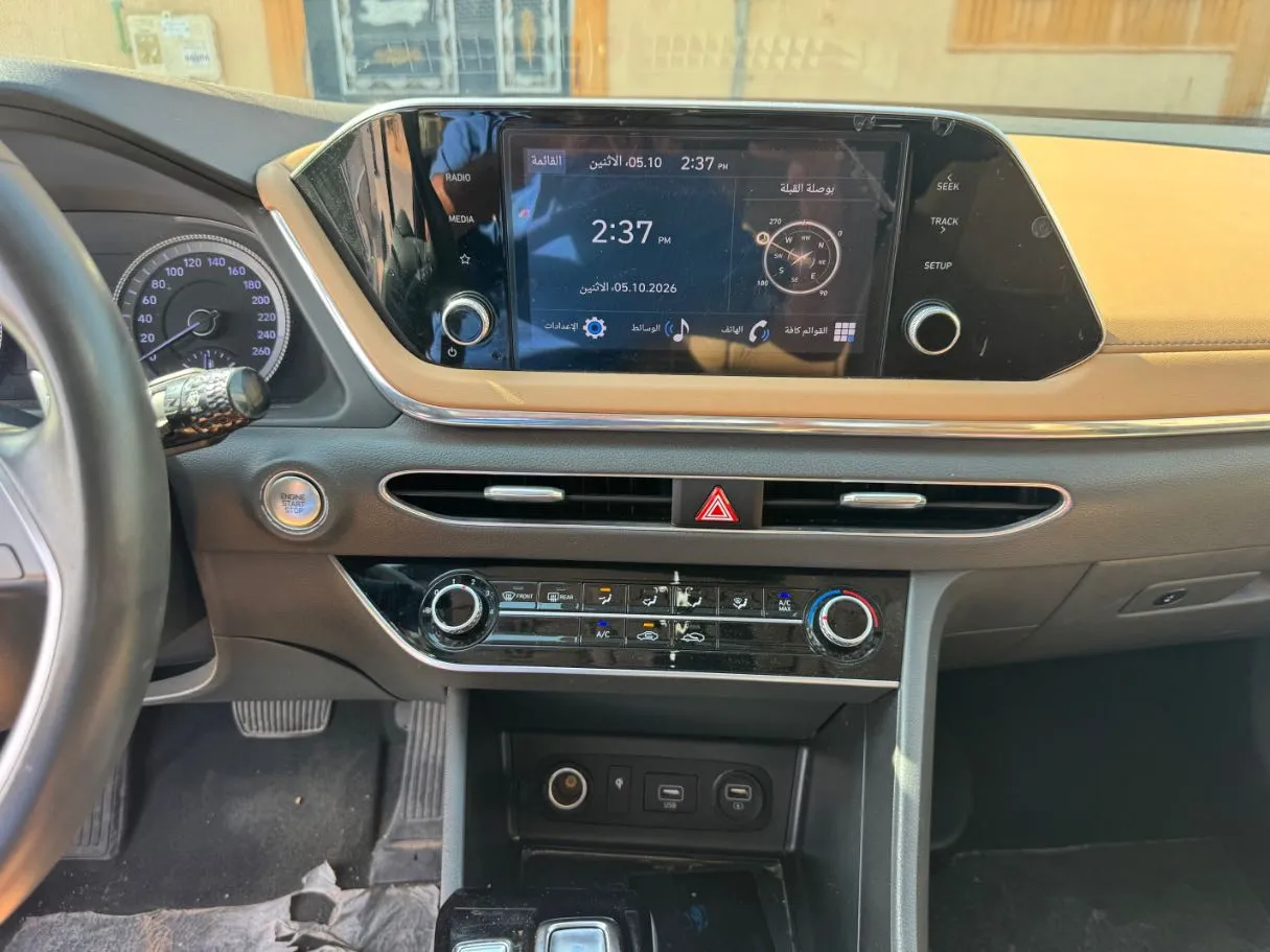 Car image 17