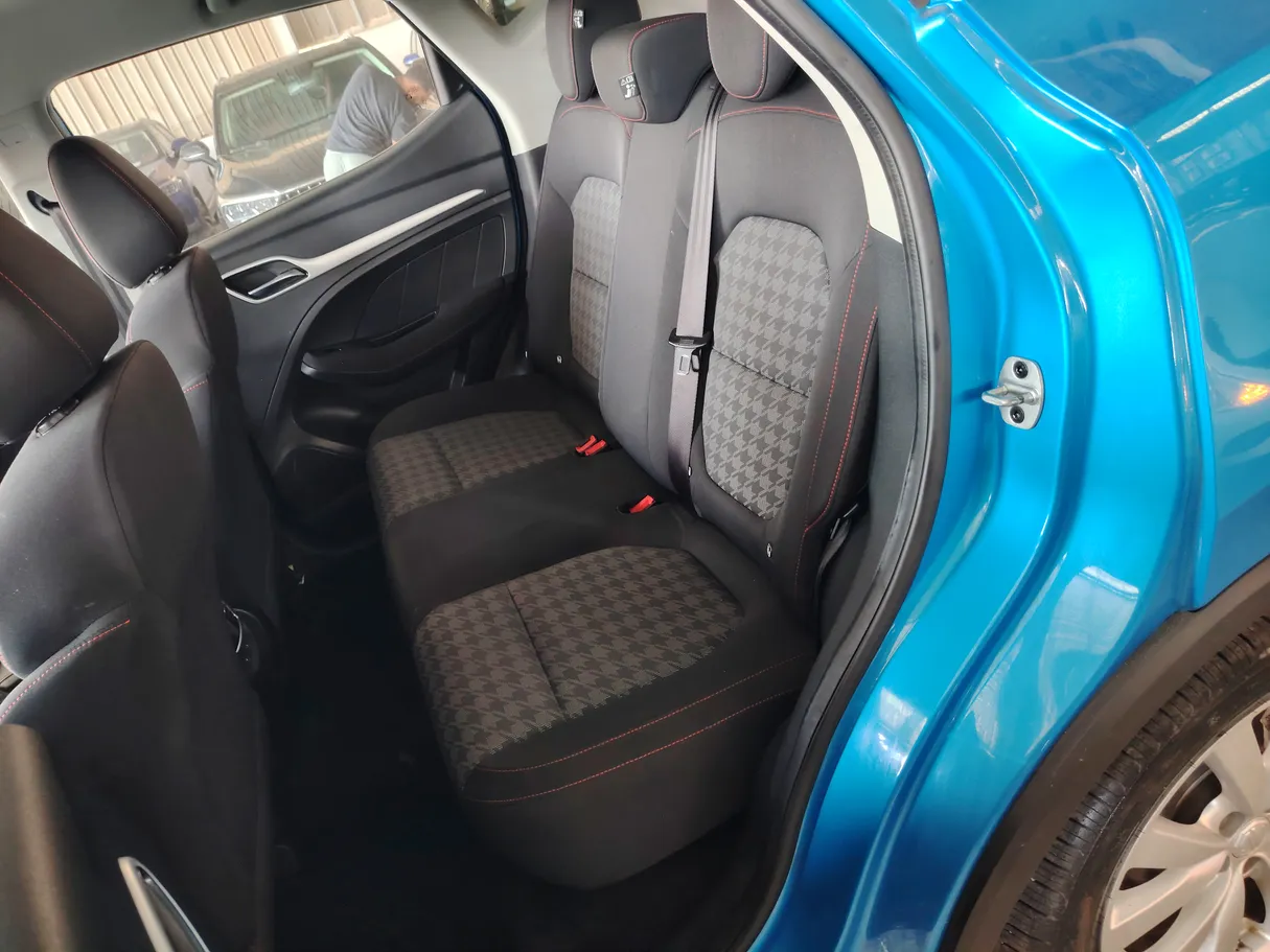 Car image 20