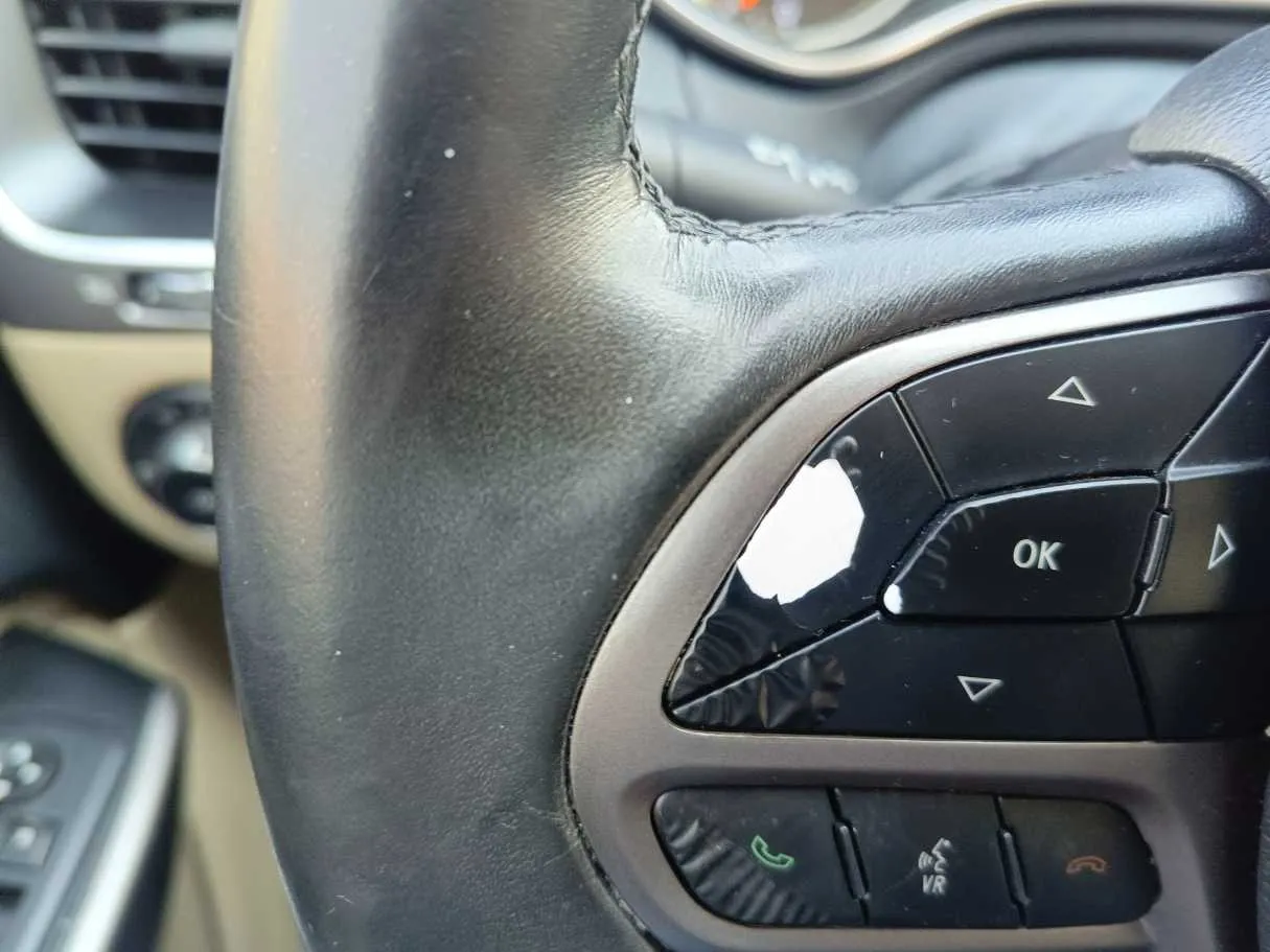 Car image 29