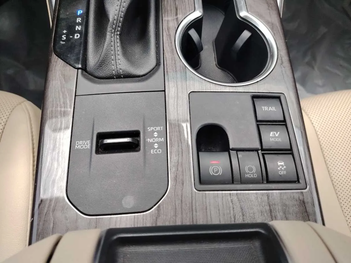 Car image 29
