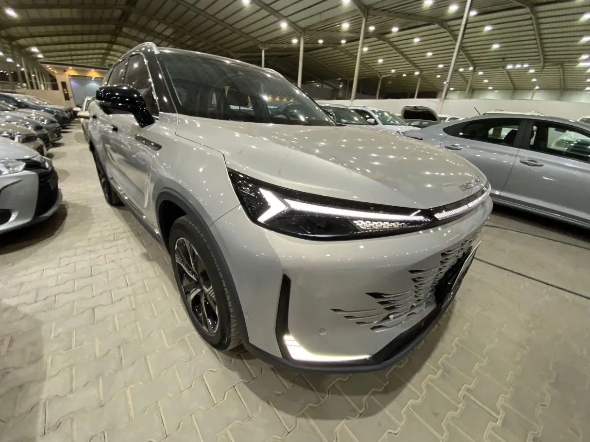 Car image 3
