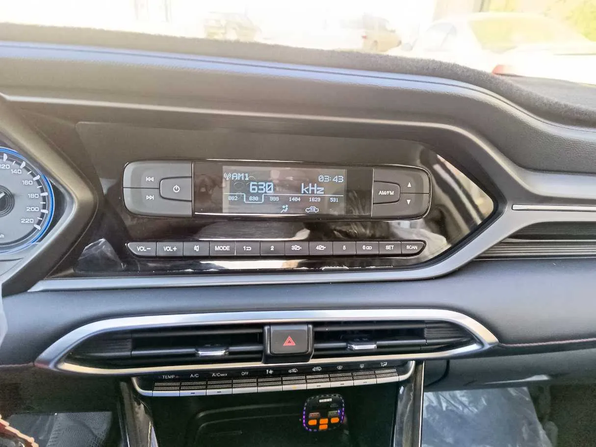 Car image 24