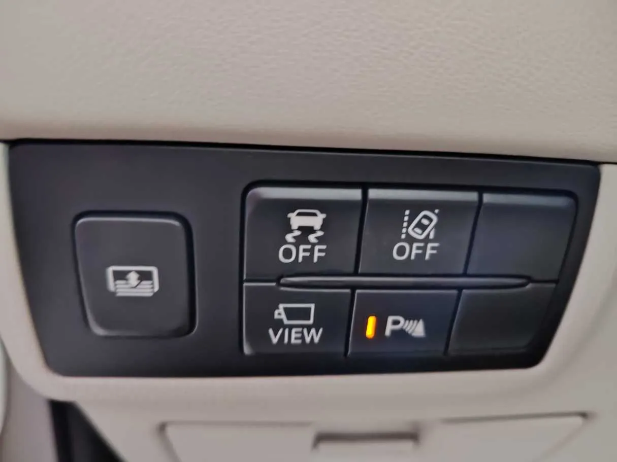 Car image 28