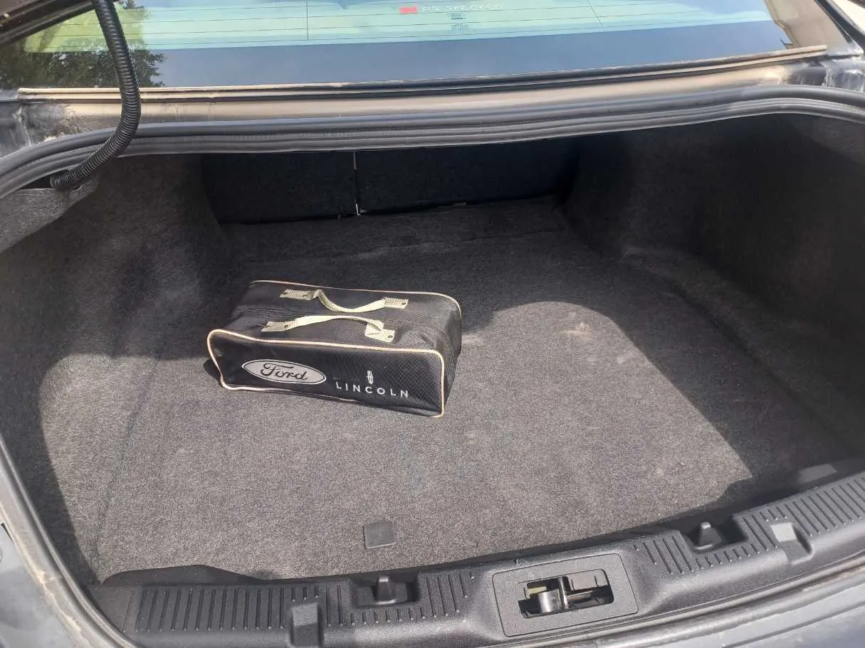 Car image 22