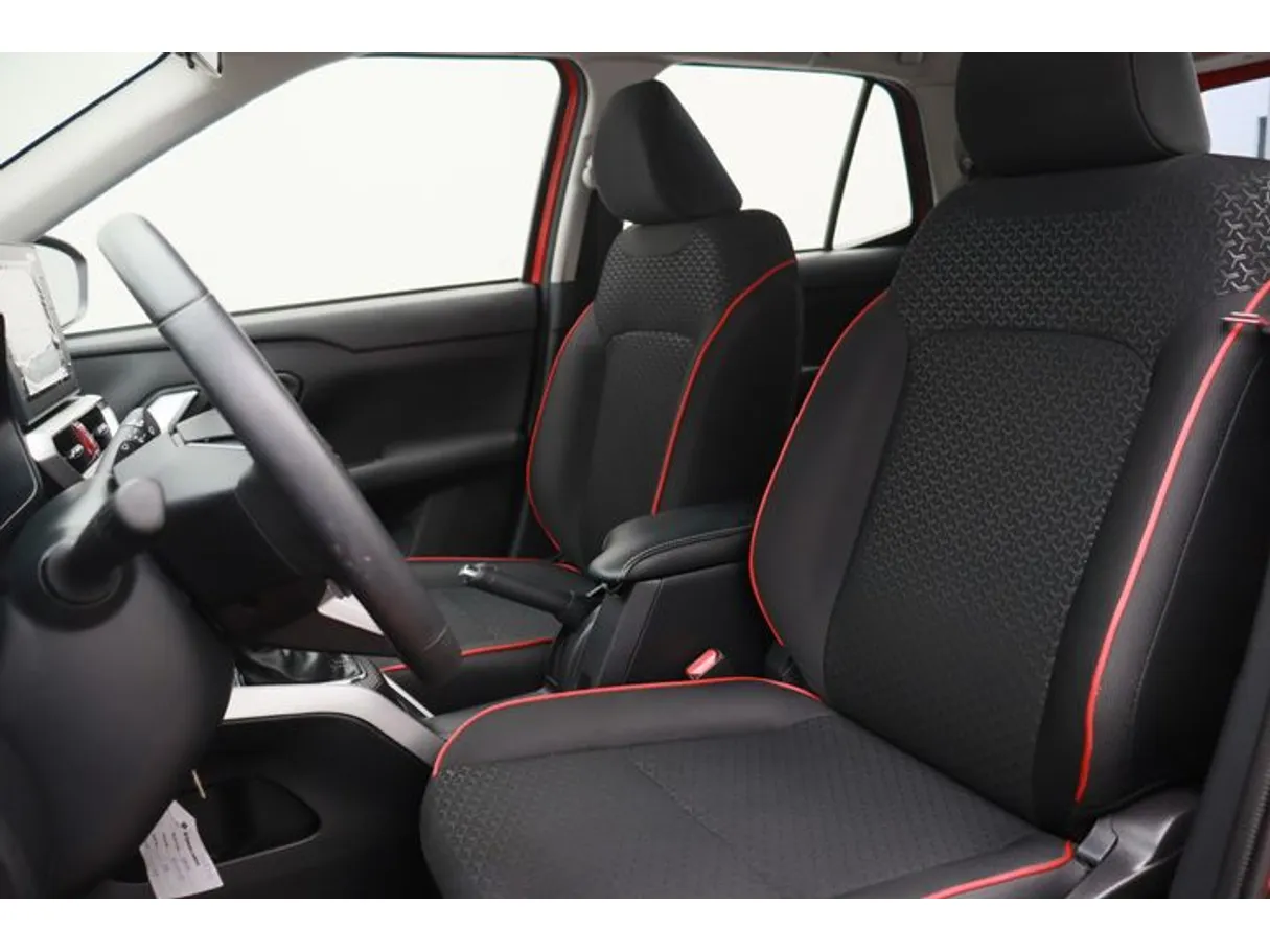 Car image 8