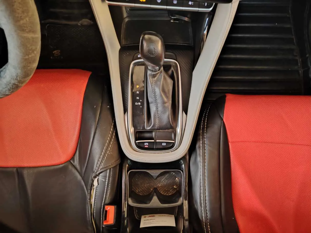Car image 21