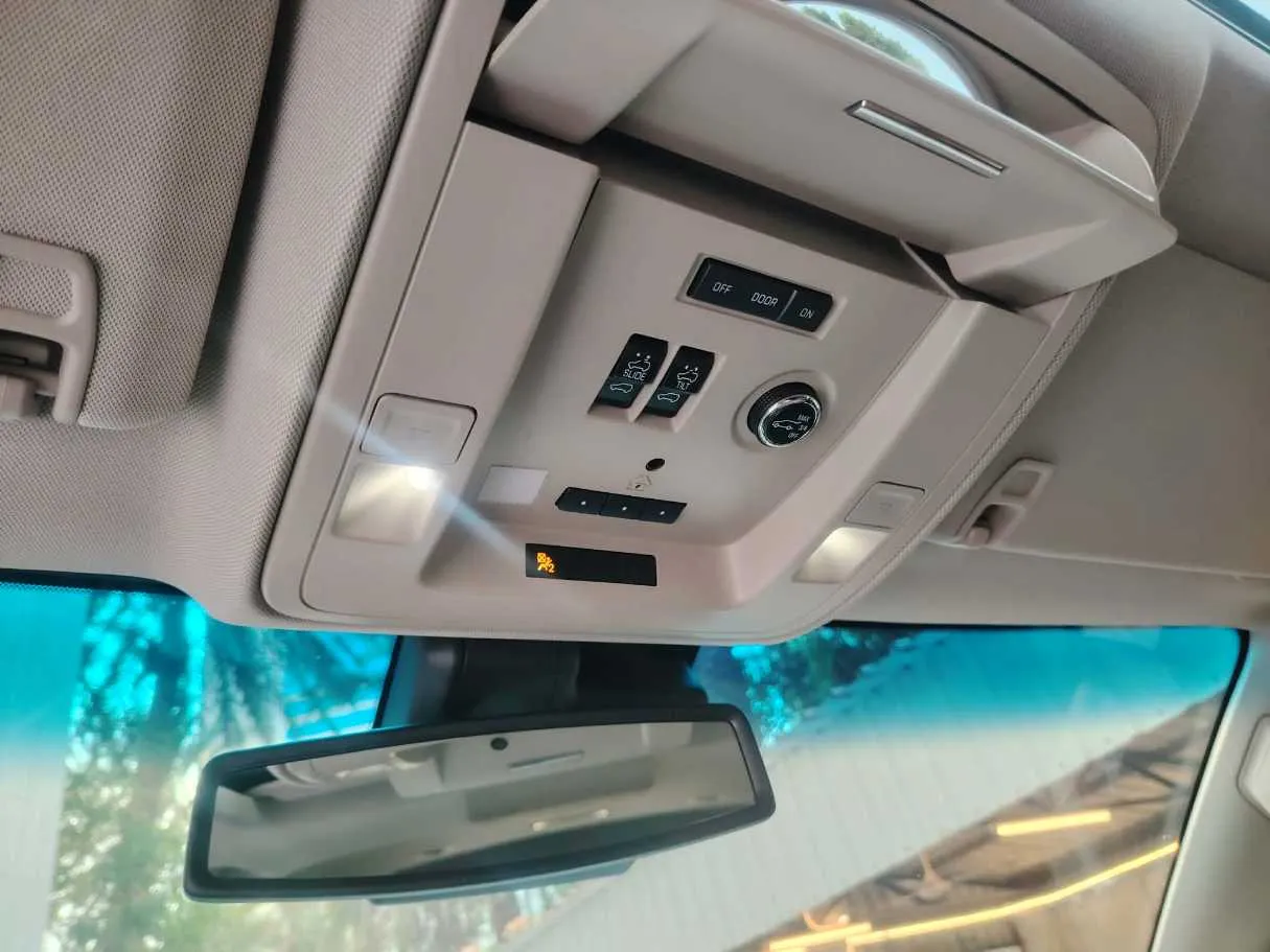 Car image 38