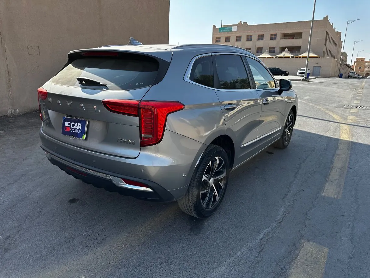 Car image 5