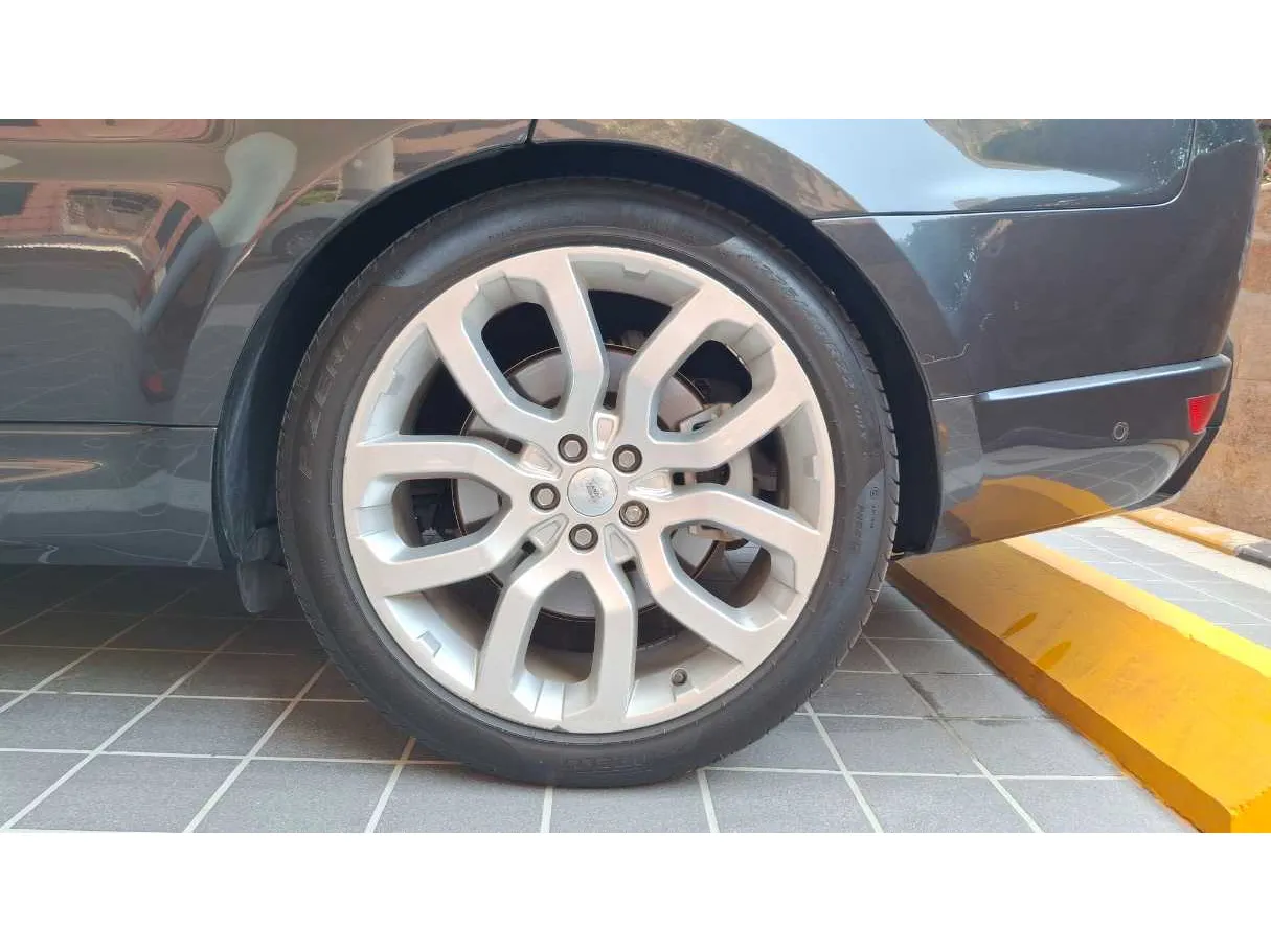 Car image 6