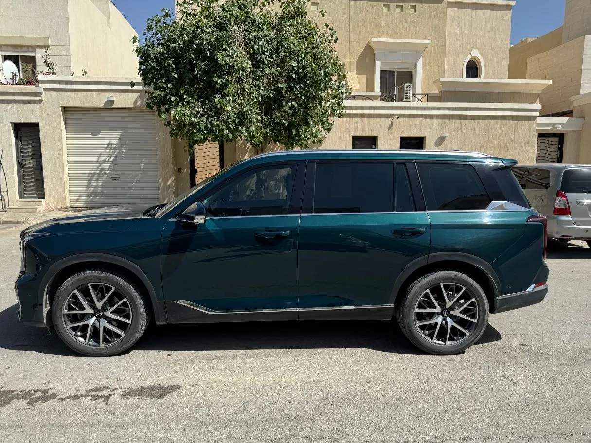 Car image 8