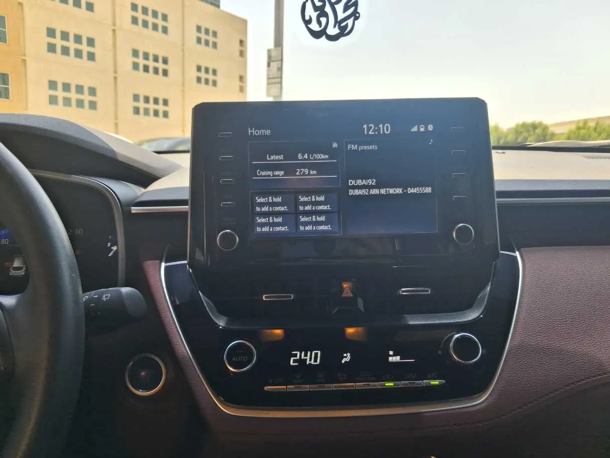 Car image 16