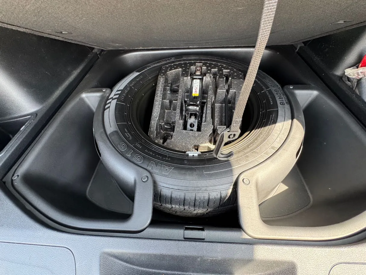 Car image 20