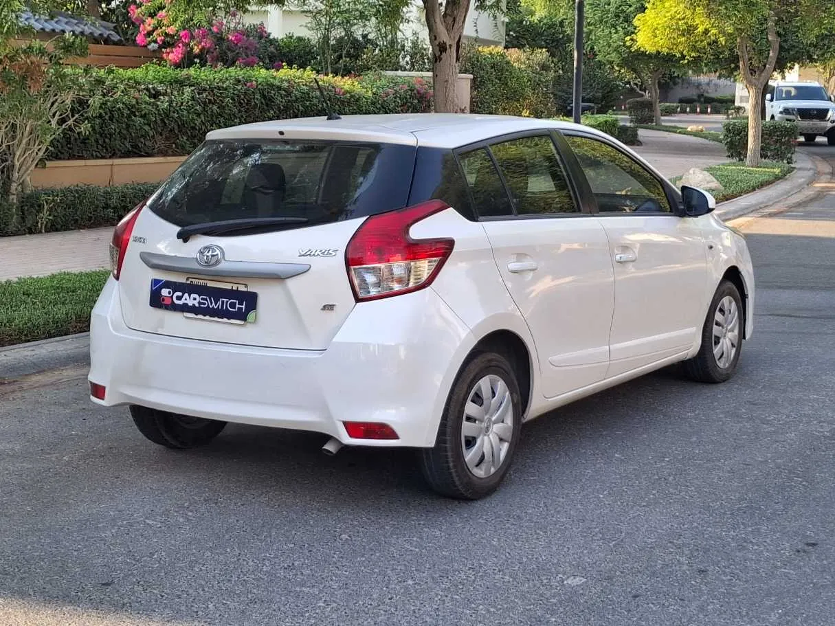 Car image 5