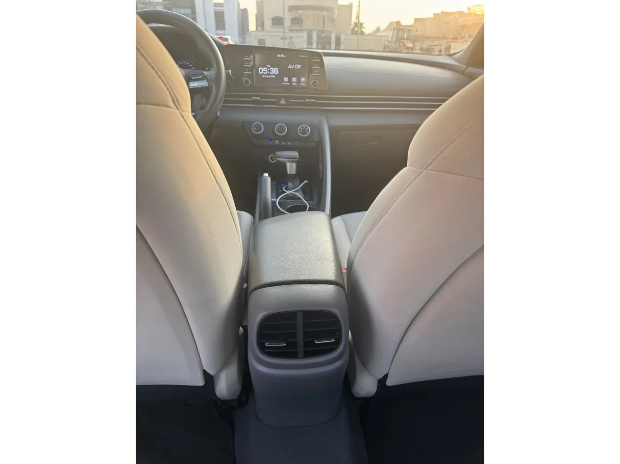 Car image 20