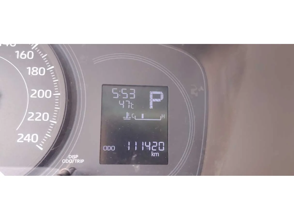 Car image 19