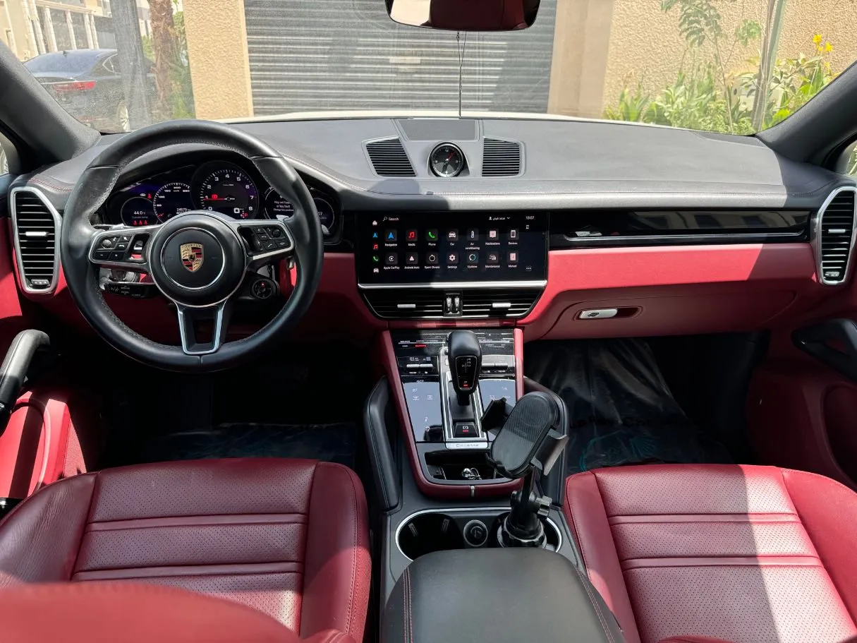 Car image 16