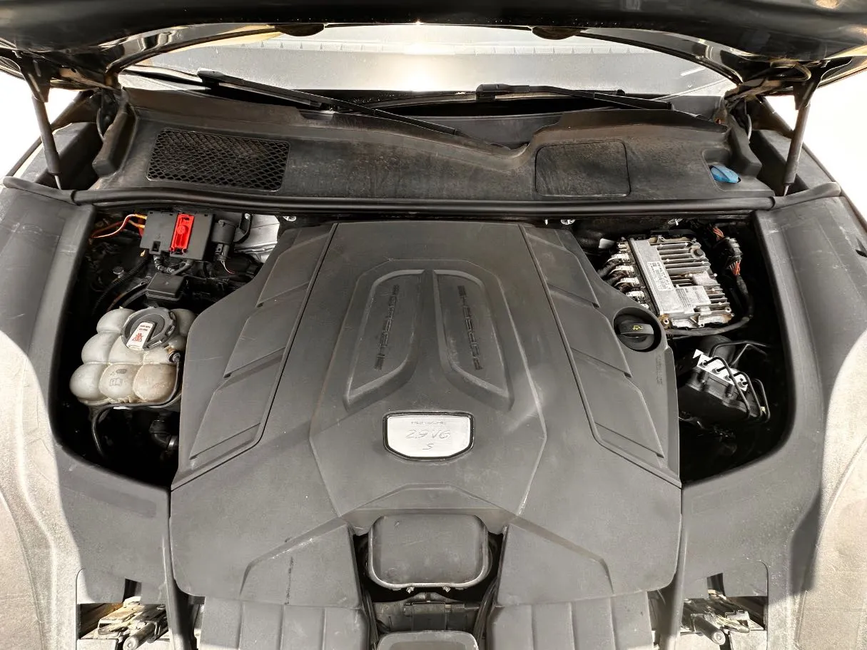 Car image 30