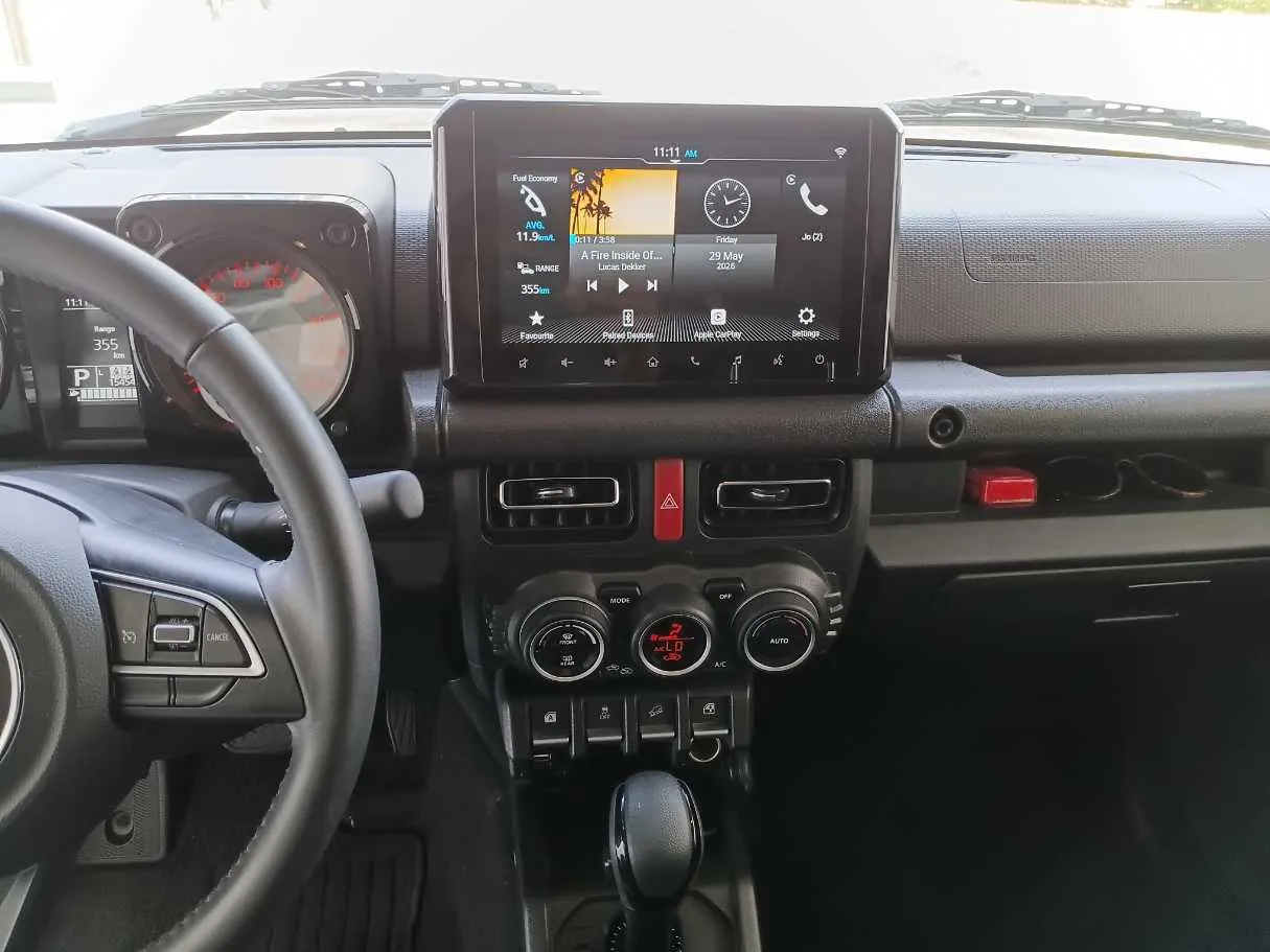 Car image 16
