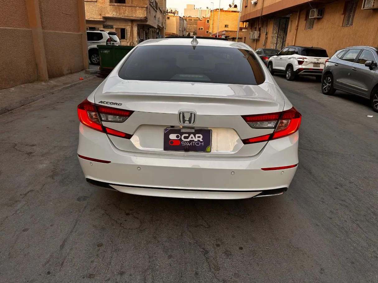 Car image 6