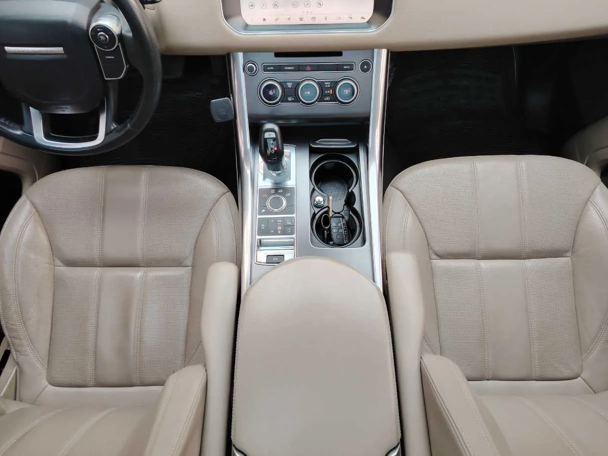 Car image 21