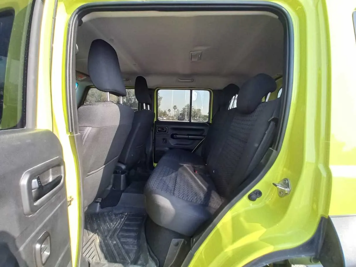 Car image 13