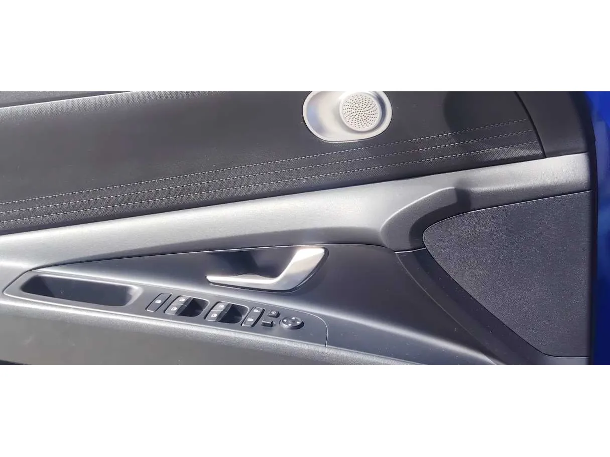 Car image 28