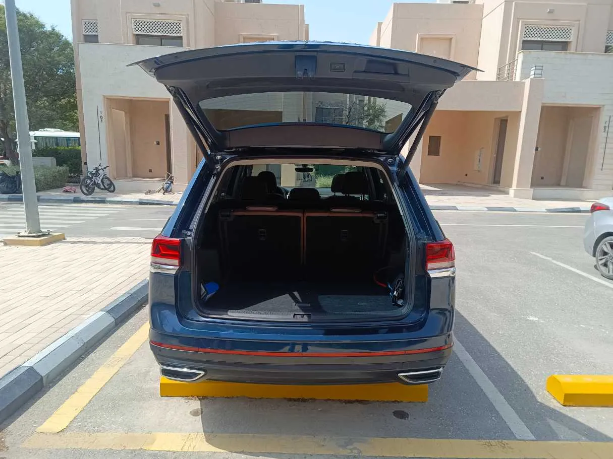 Car image 27