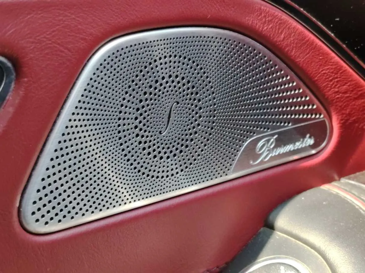 Car image 30