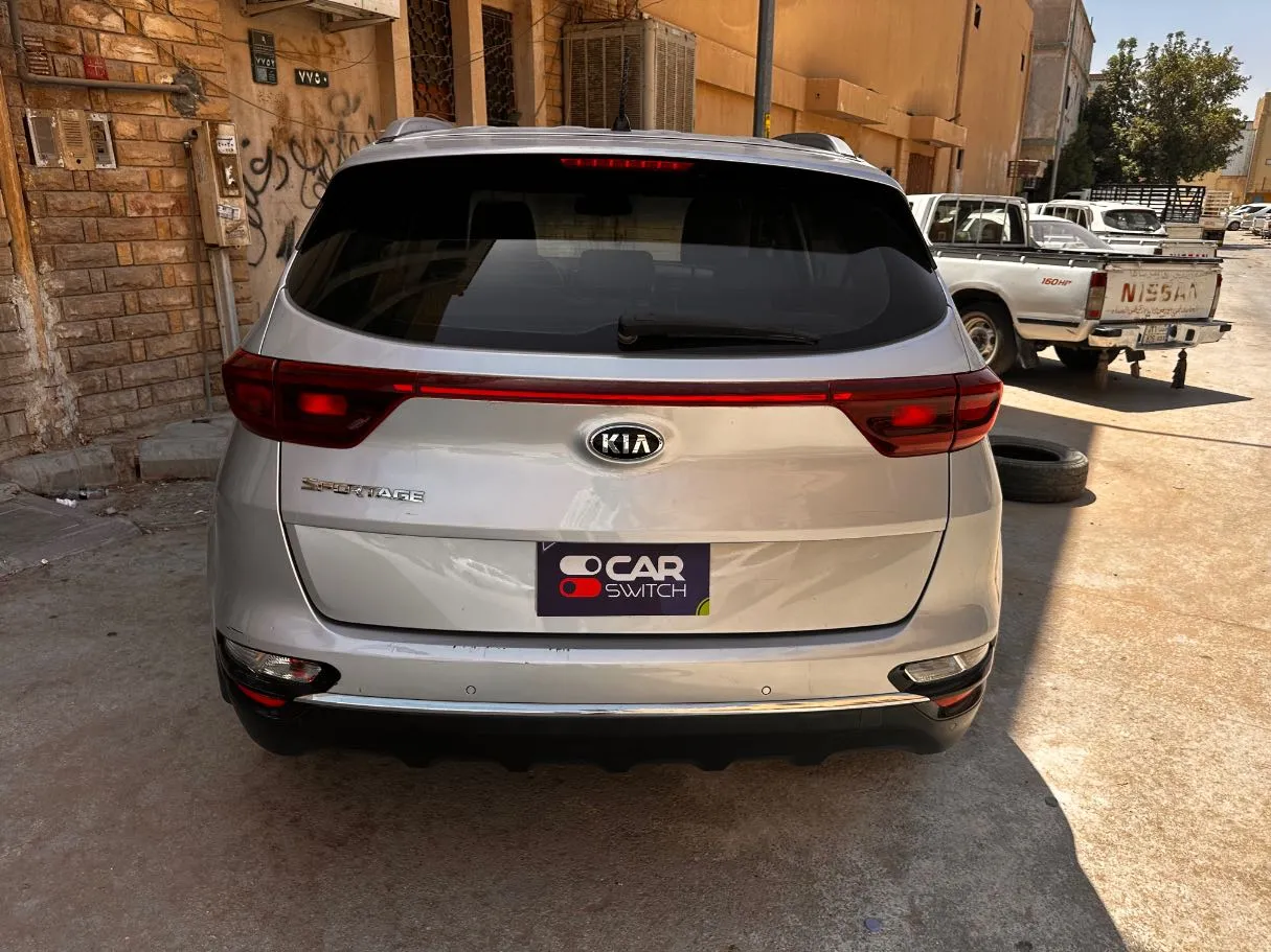 Car image 6