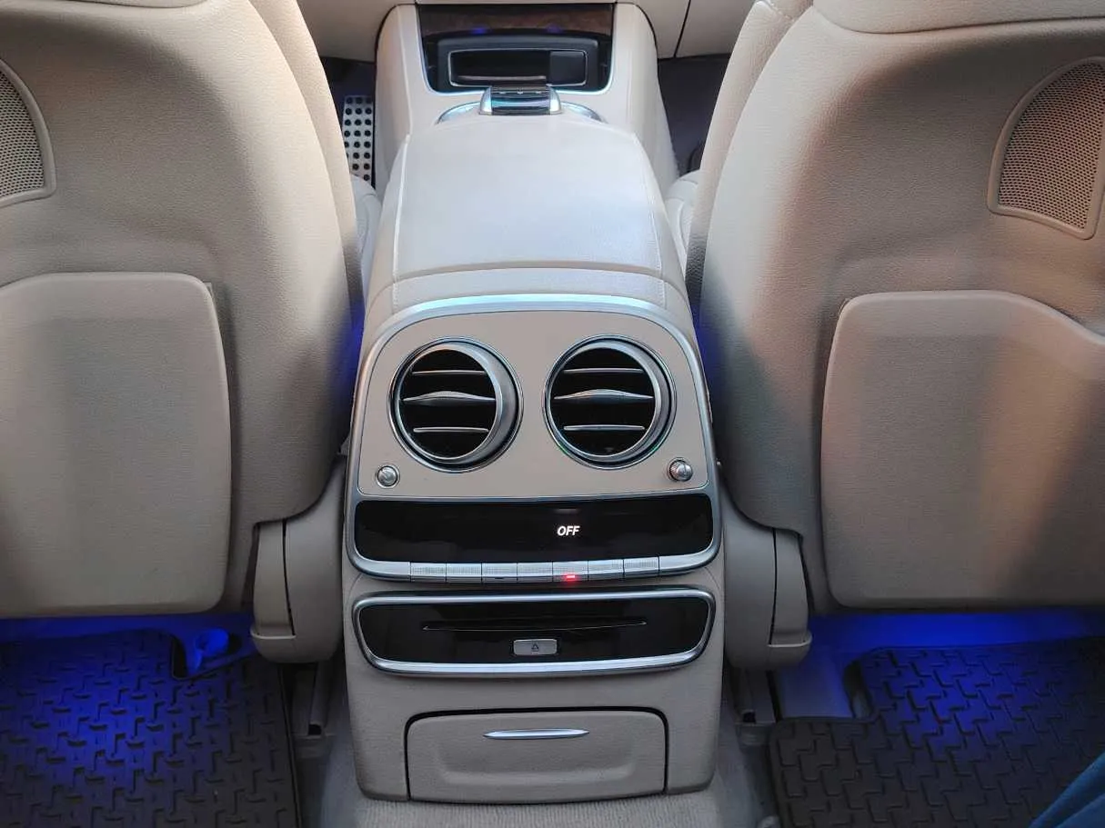 Car image 32