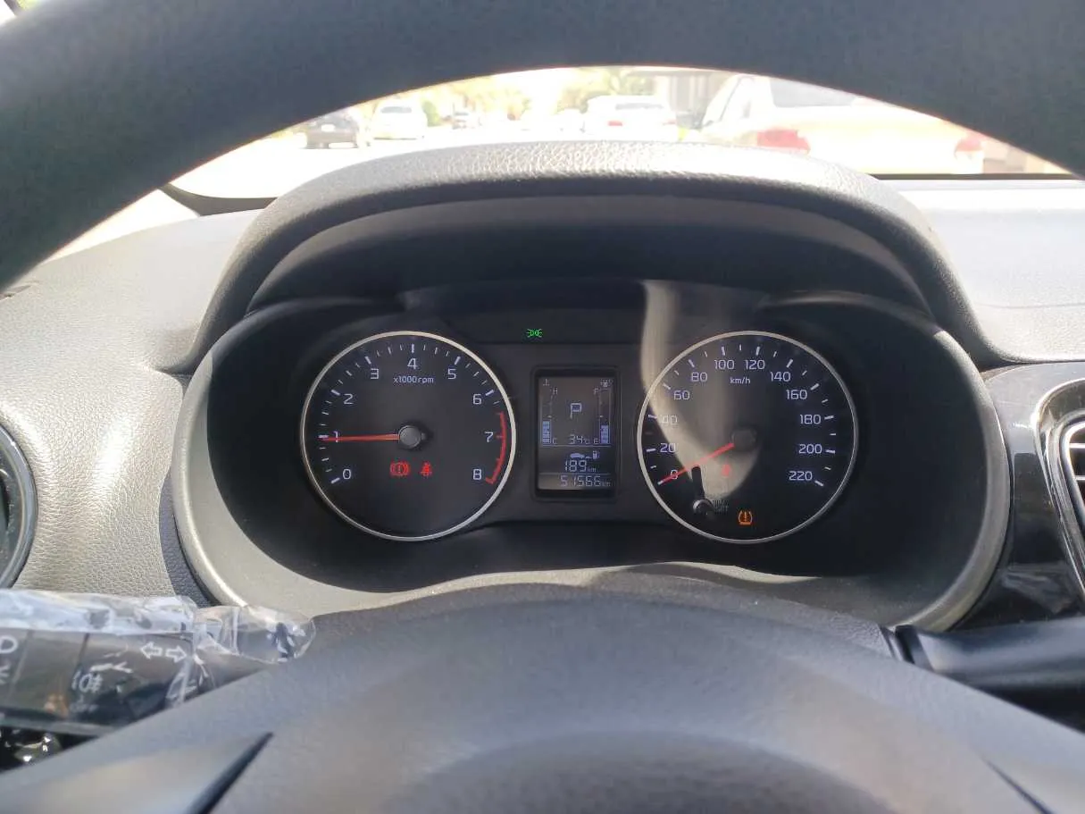 Car image 17