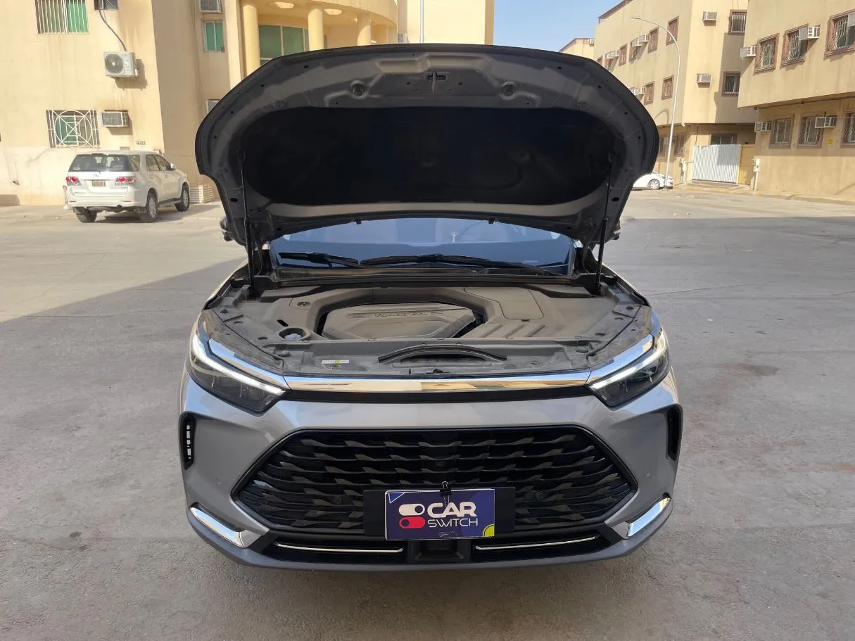 Car image 25