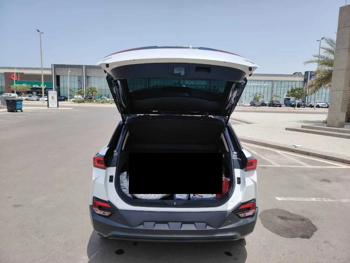 Car image 30