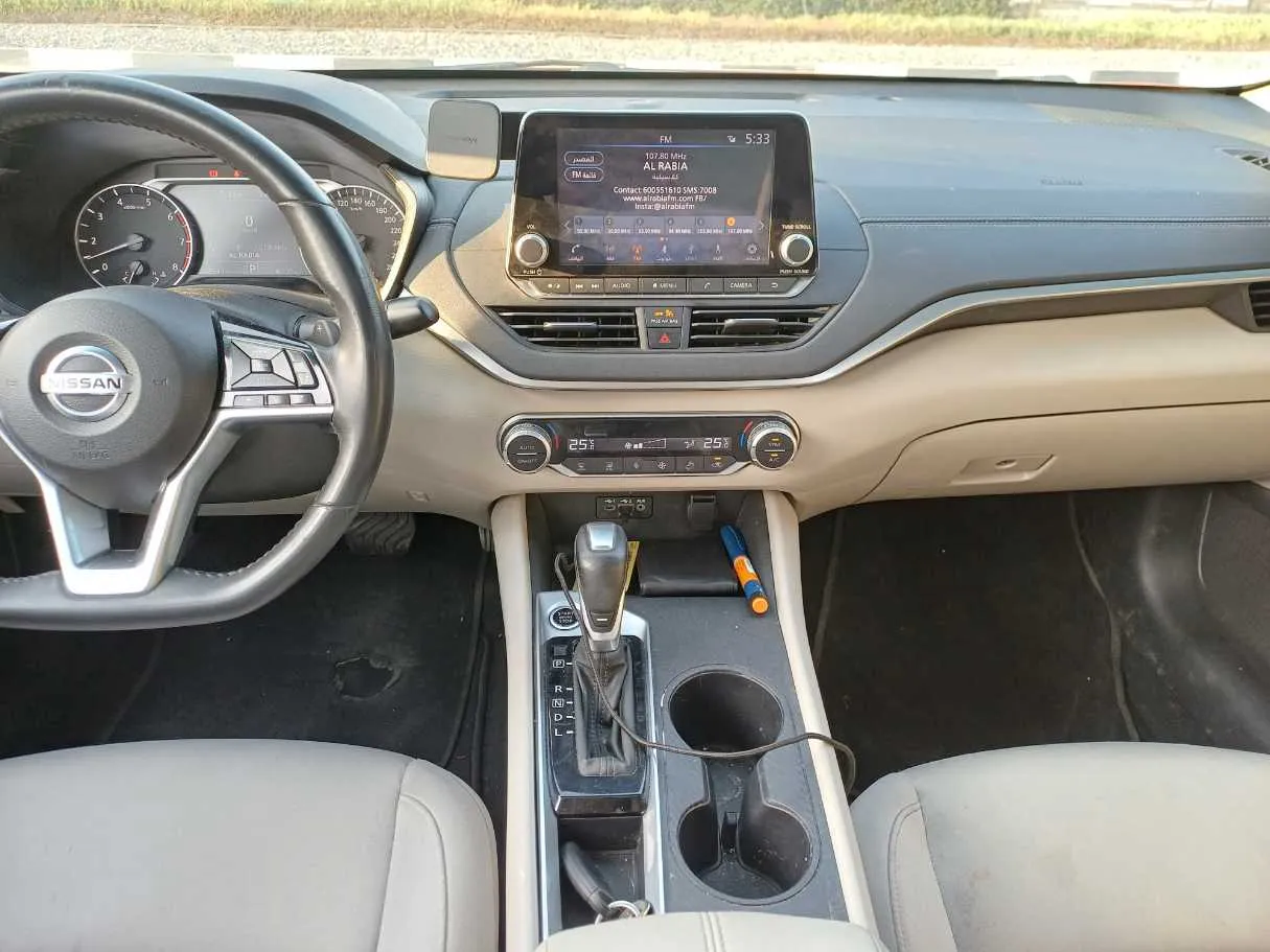 Car image 17