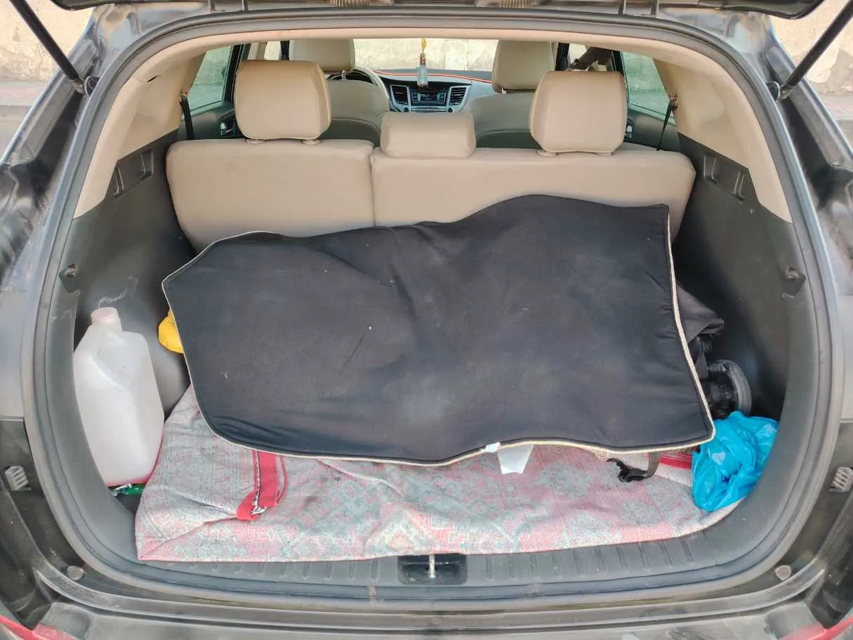 Car image 26