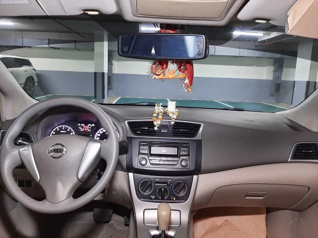 Car image 15