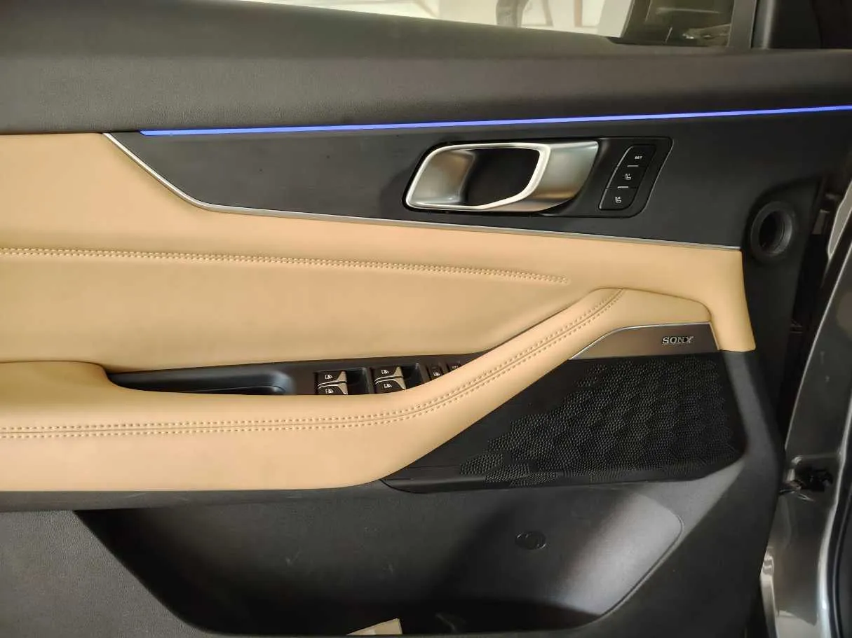 Car image 42