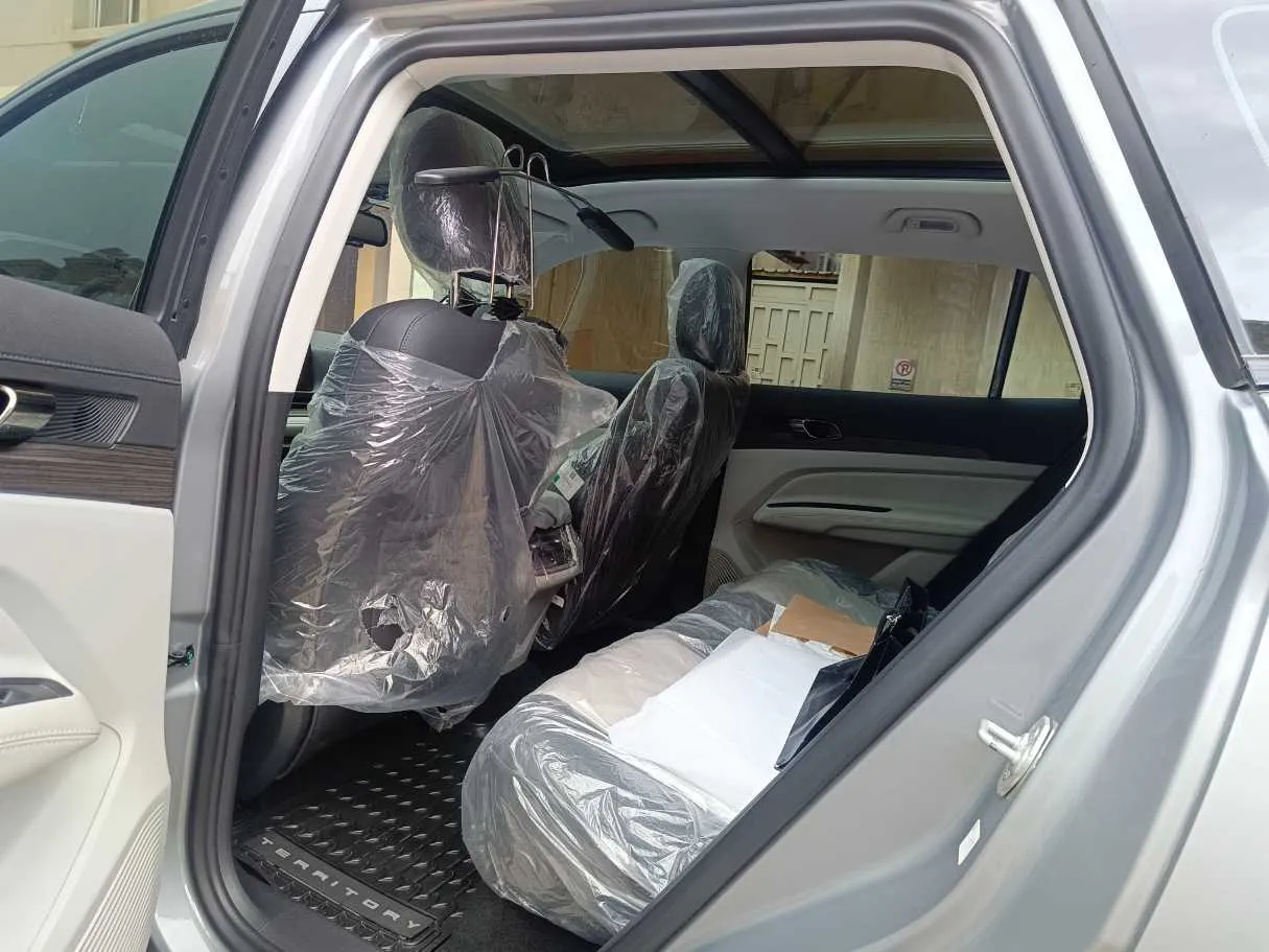 Car image 16
