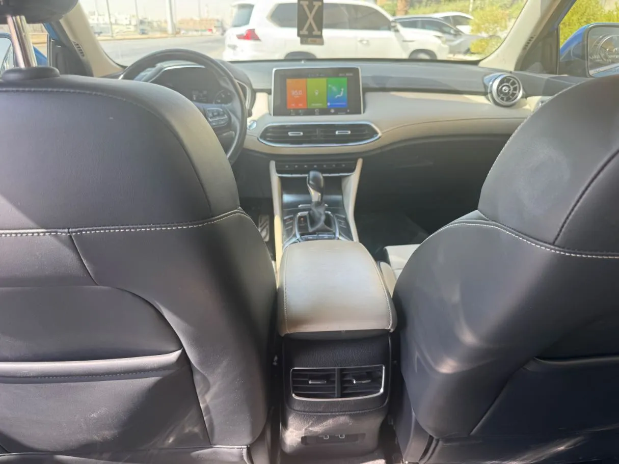 Car image 21