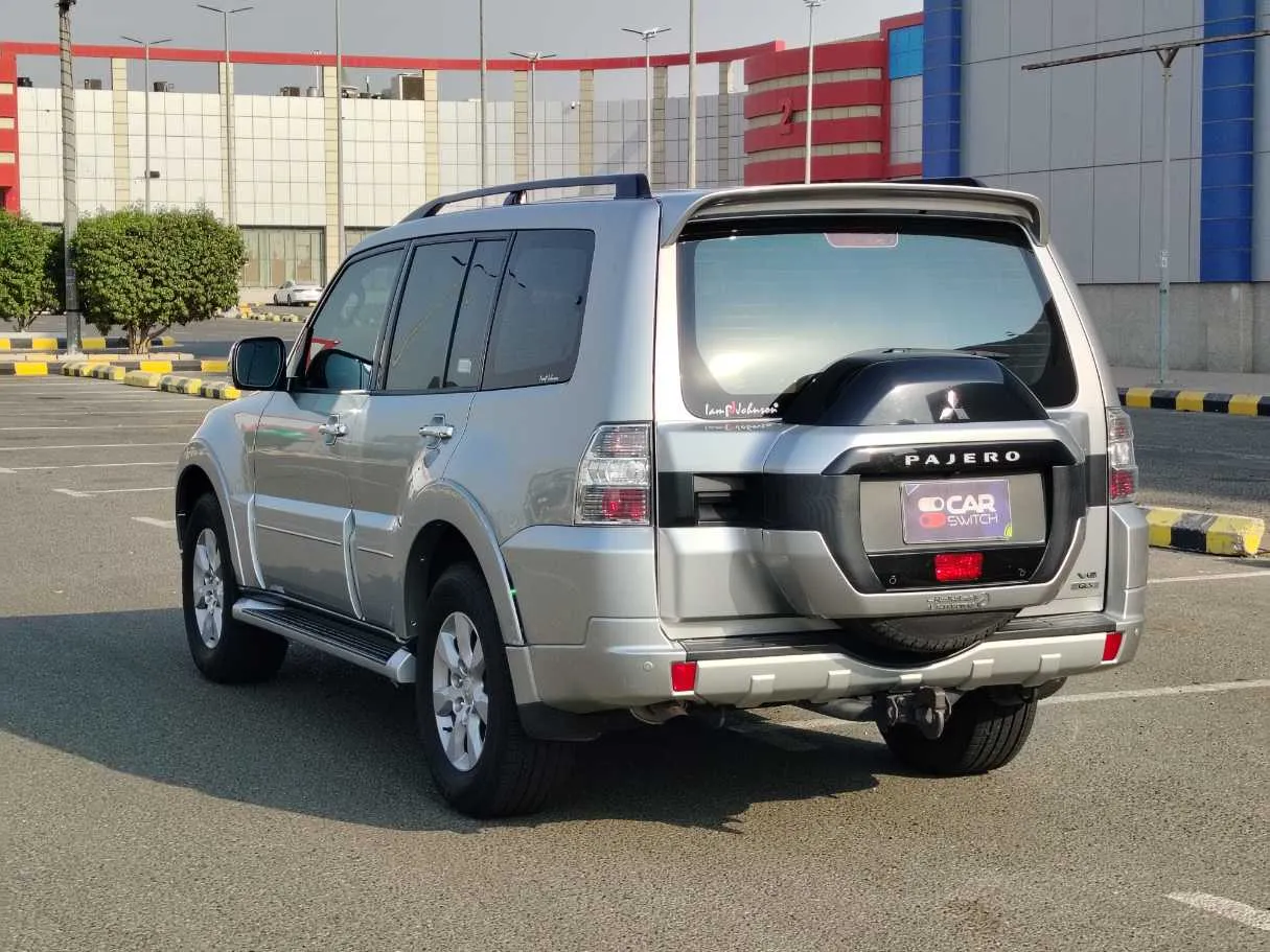 Car image 7