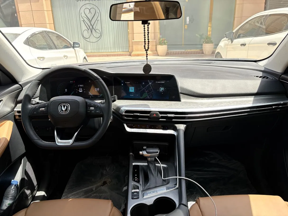 Car image 19