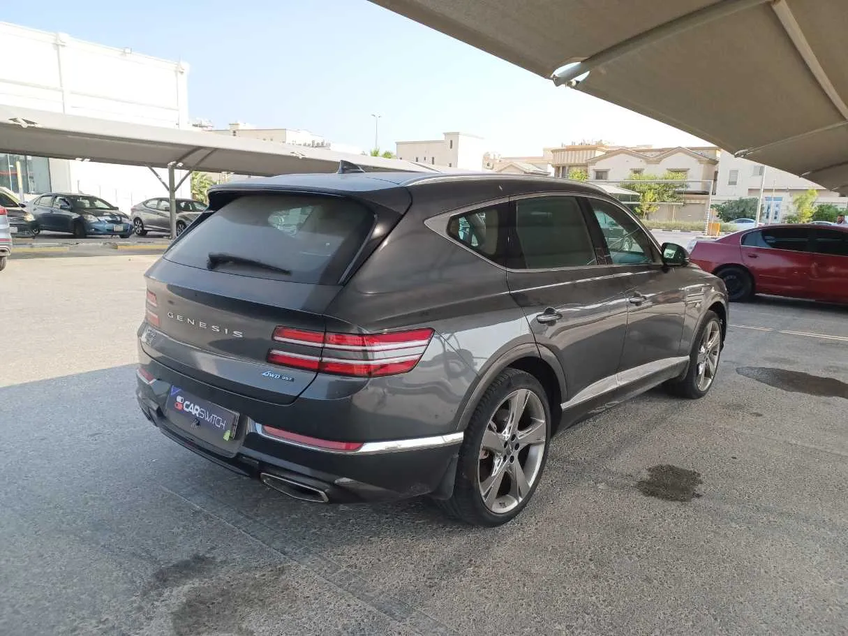 Car image 5