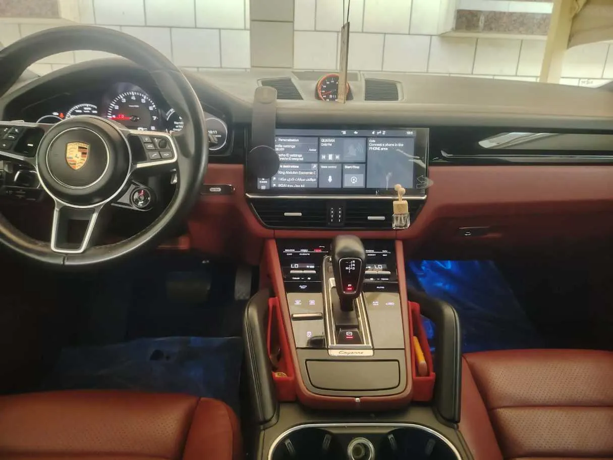 Car image 23
