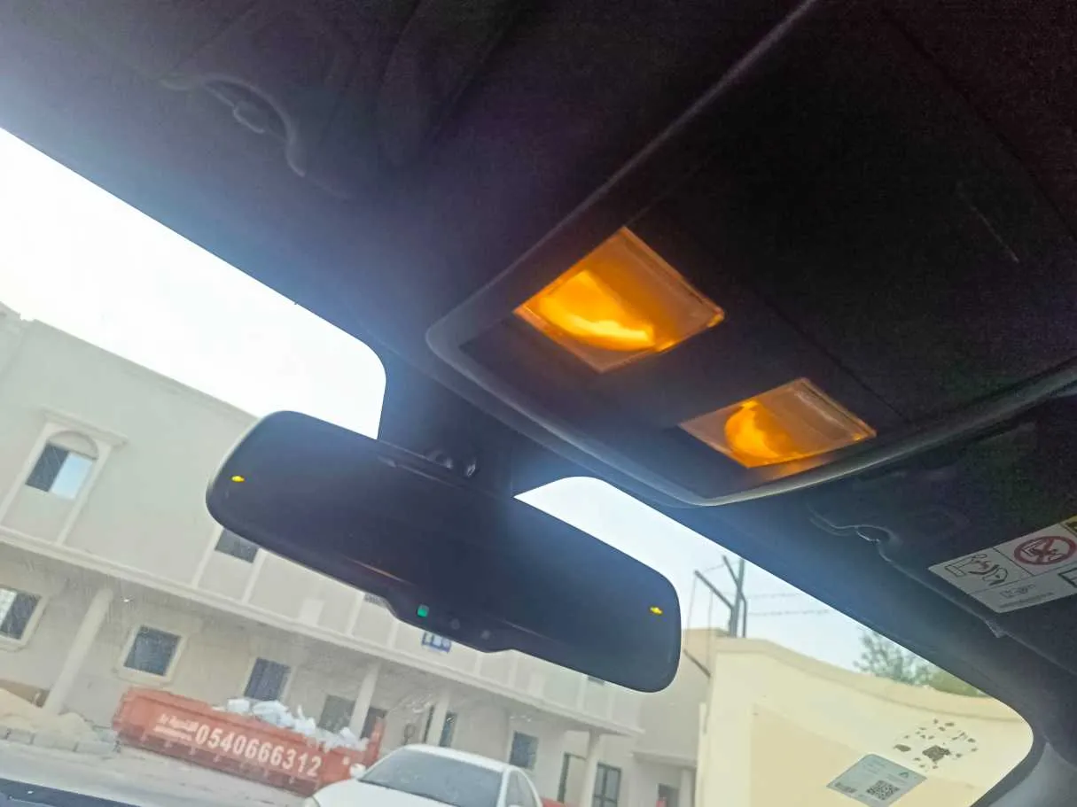 Car image 25