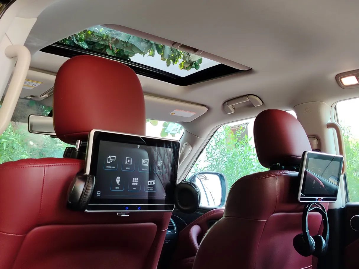 Car image 17