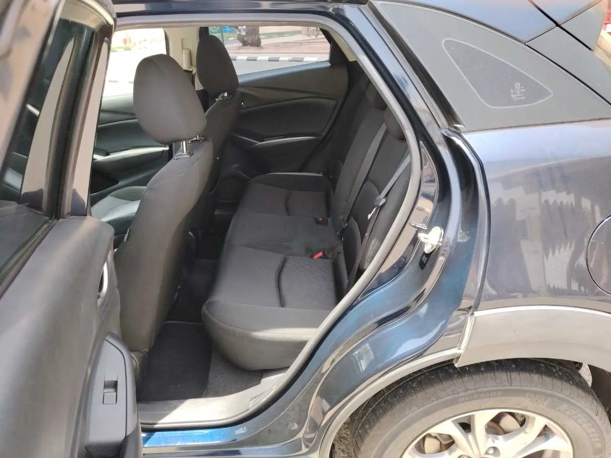 Car image 14