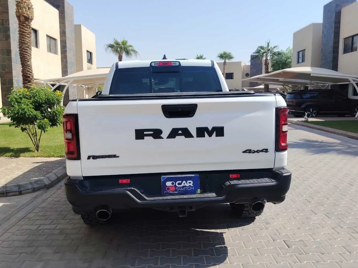 Car image 6