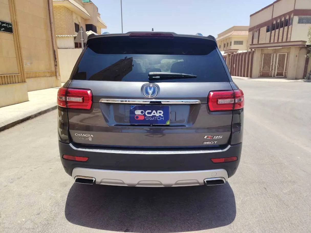 Car image 6