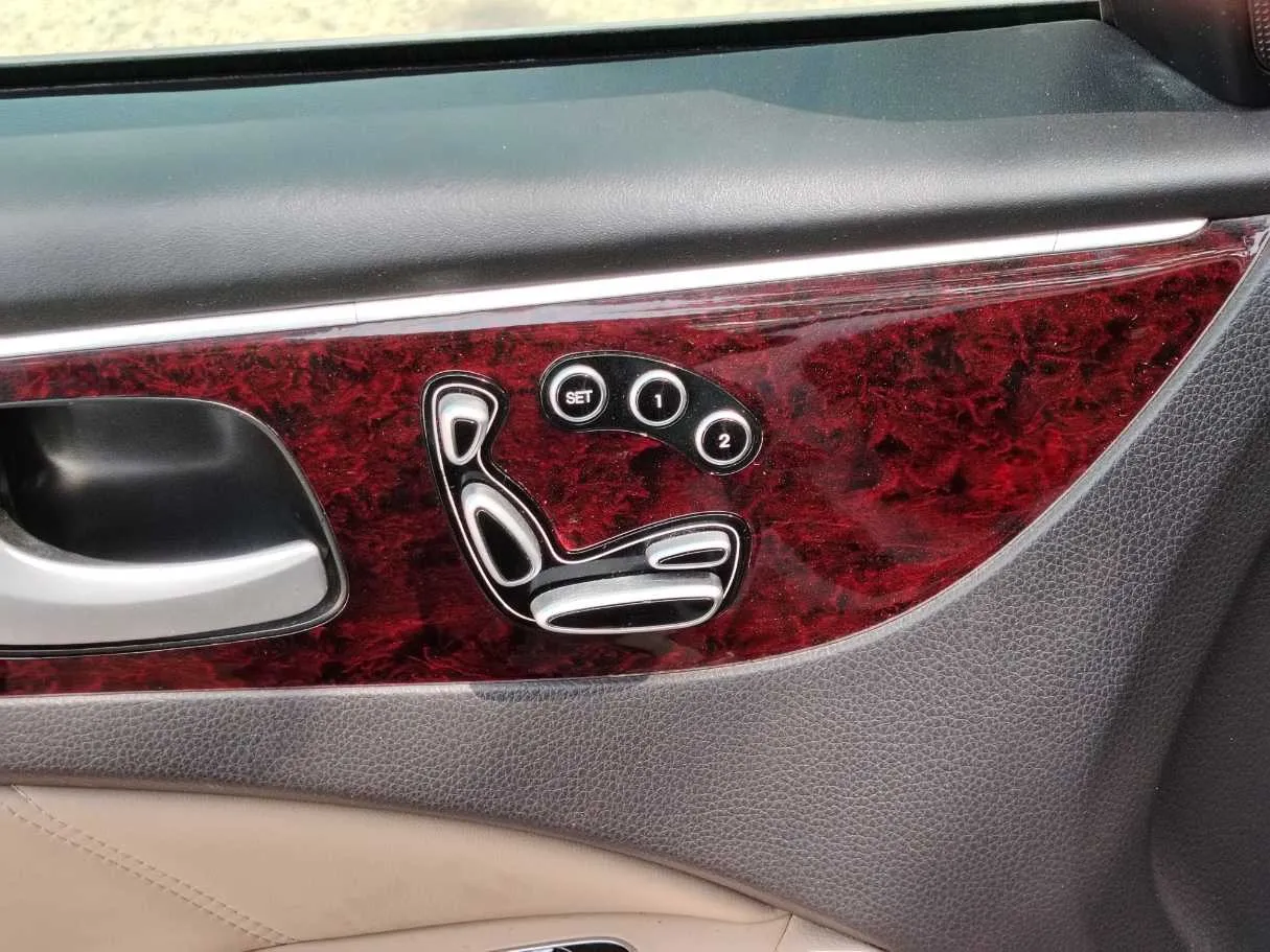 Car image 34