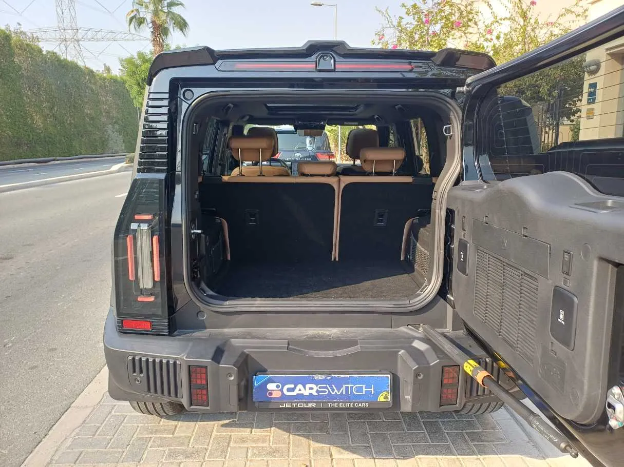 Car image 20